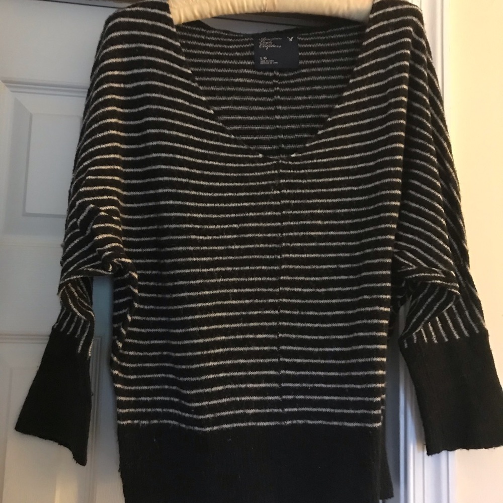 American Eagle 🦅 lightweight sweater Top size L💙
